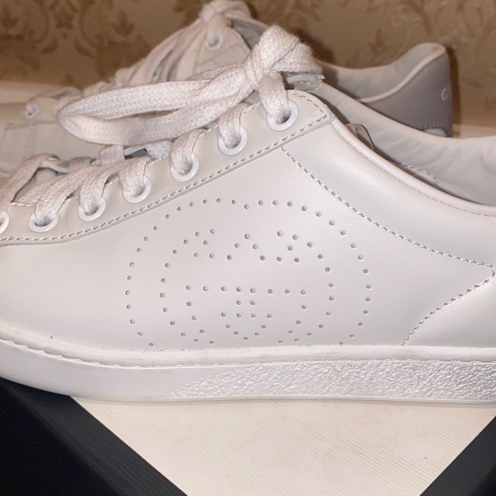 Gucci Women’s Ace Interlocking G Sneakers - Picture 3 of 11